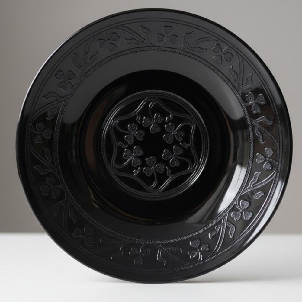 Vintage 1930s Art Deco Hazel Atlas Black Glass Clover Luncheon Plate 8"